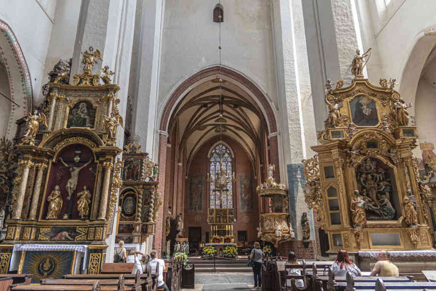 Polonia - Torun 034 - catedral de los Santos Juan Bautista y Juan Evangelista.jpg